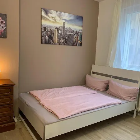 - Imma Wat - Fur 11 Personen * Berlin